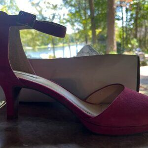 Pink Suede size 10 heels new still in the box